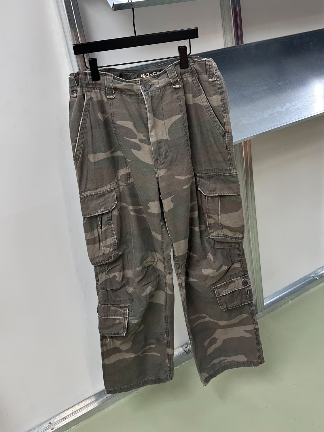 washed camo wide cargo pants 상품이미지3