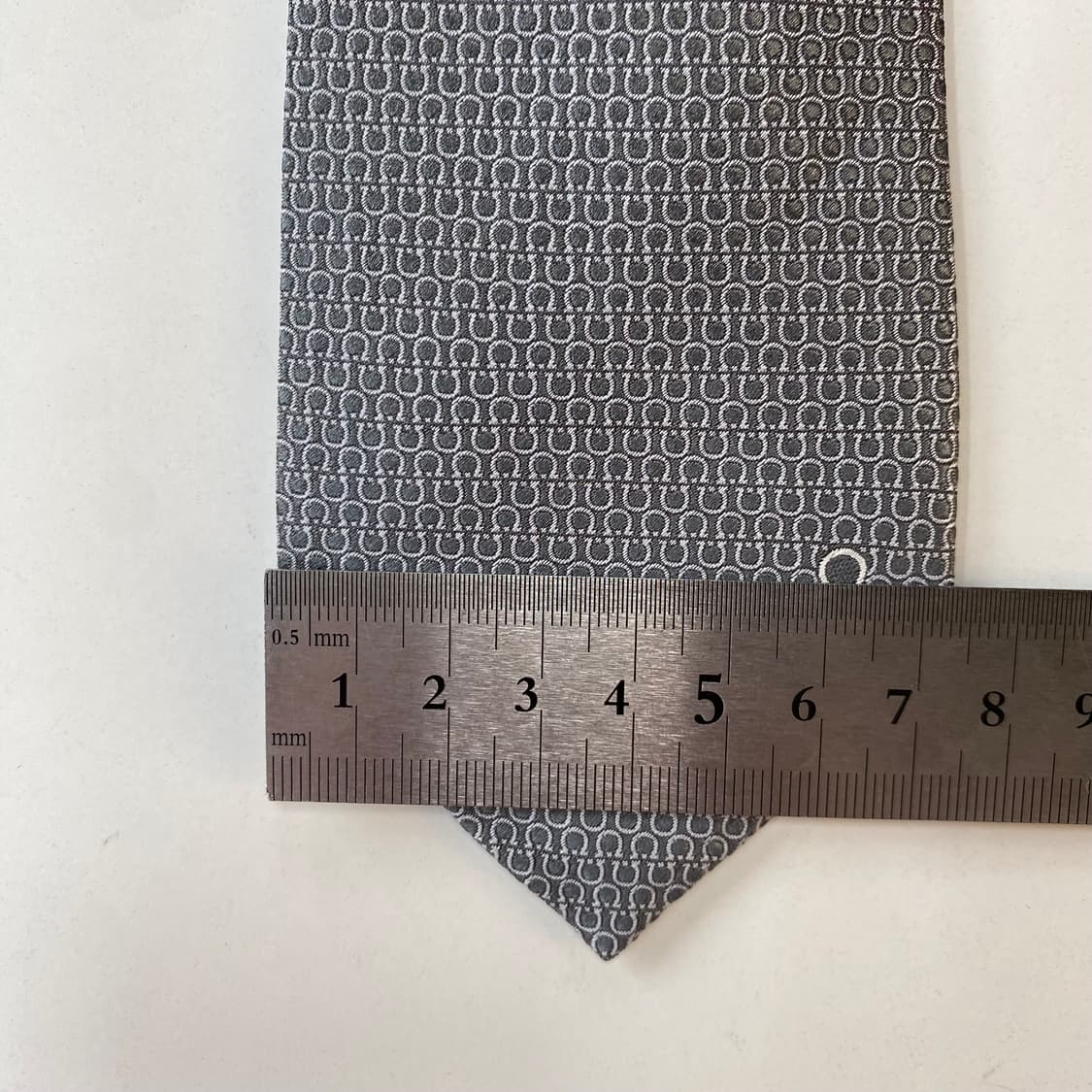 신형 페레가모(Ferragamo) 모노그램 명품 정품넥타이7.3cm 상품이미지8