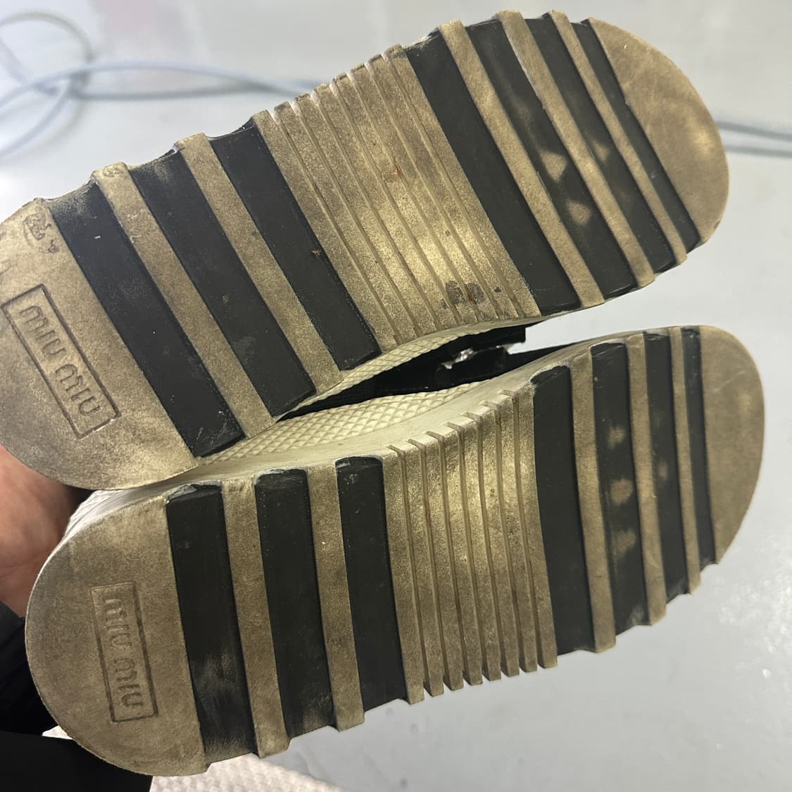 37 미우미우 니트 크리스탈 스니커즈0408D 상품이미지4