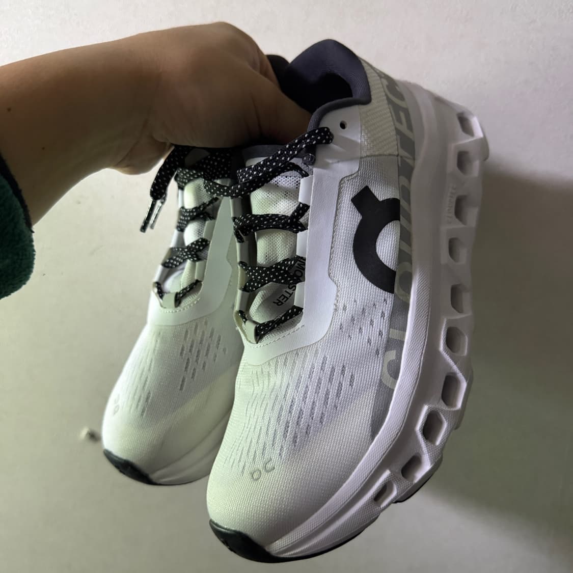 온 러닝 클라우드몬스터 언다이드 화이트 (235) 상품이미지7