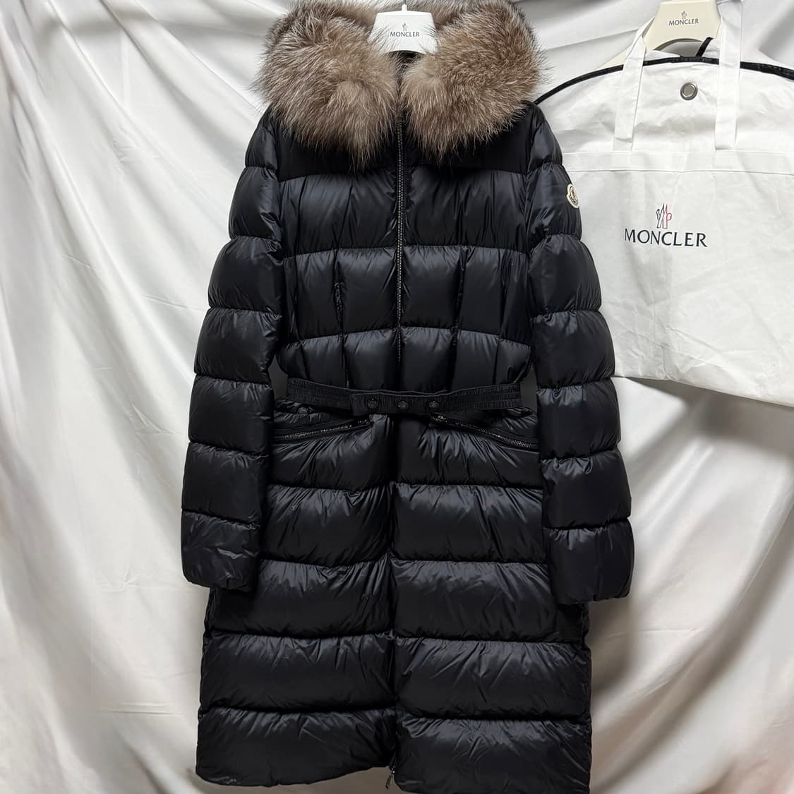[새상품/풀구성] 몽클레어 보에딕 여성패딩 블랙 폭스퍼 3사이즈 상품이미지1