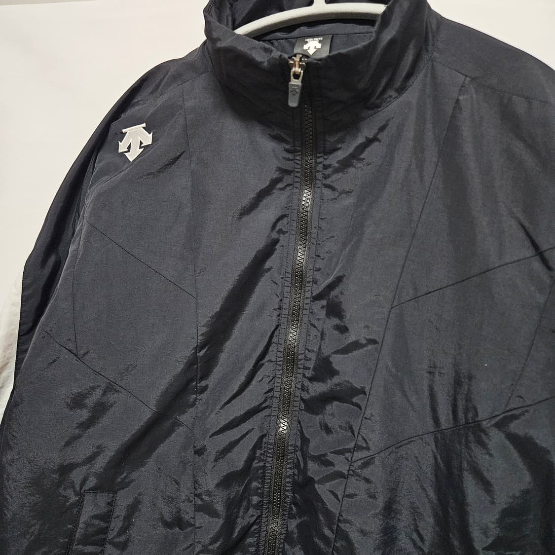 데상트 배색 바람막이 점퍼 95 상품이미지2