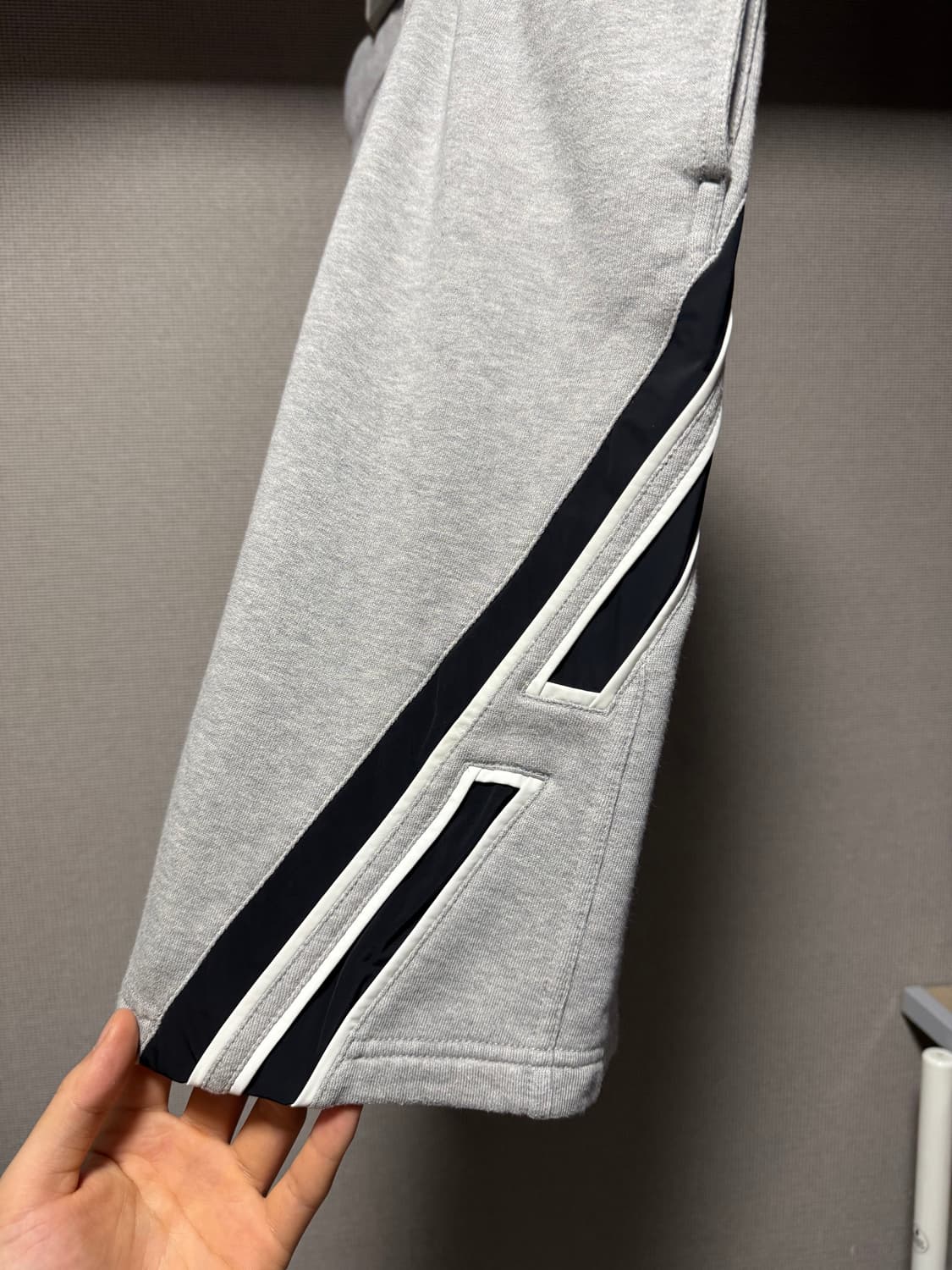 [M] 에르메스 런 H 반바지 그레이  상품이미지3