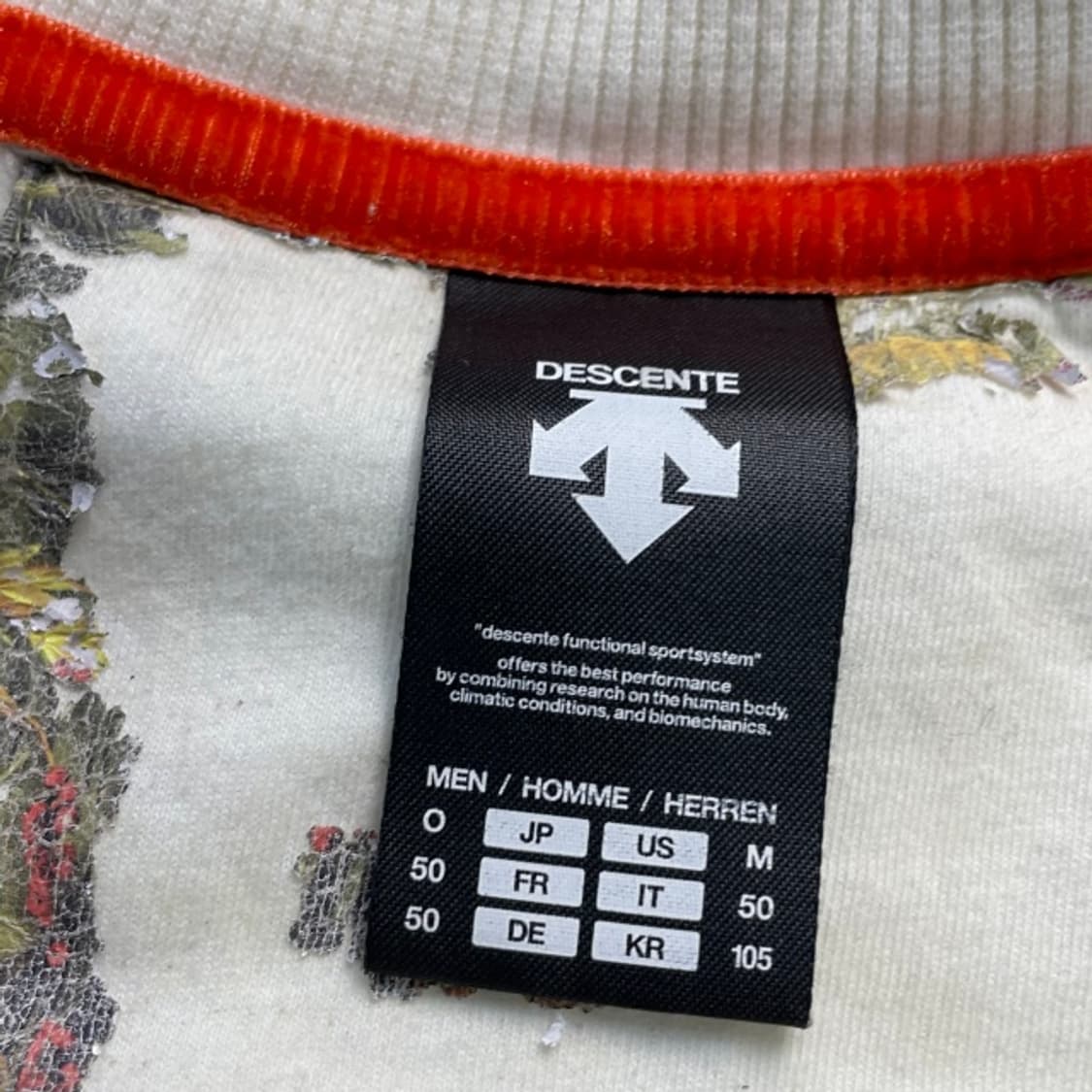 105 데상트 후리스 맨투맨 상품이미지3