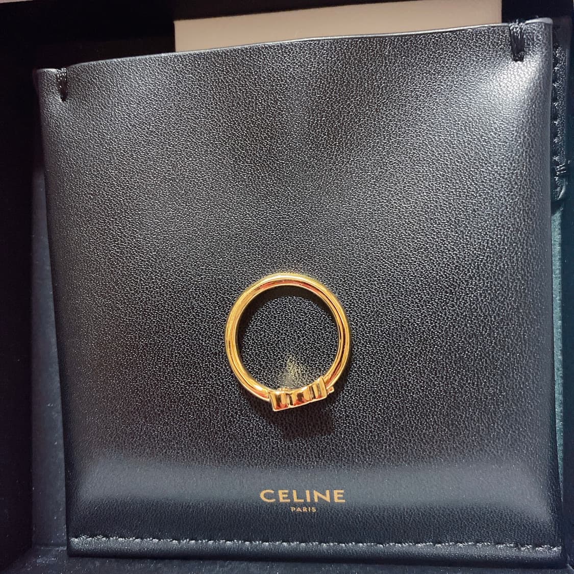 셀린느 트리옹프 애시메트릭 반지 상품이미지2