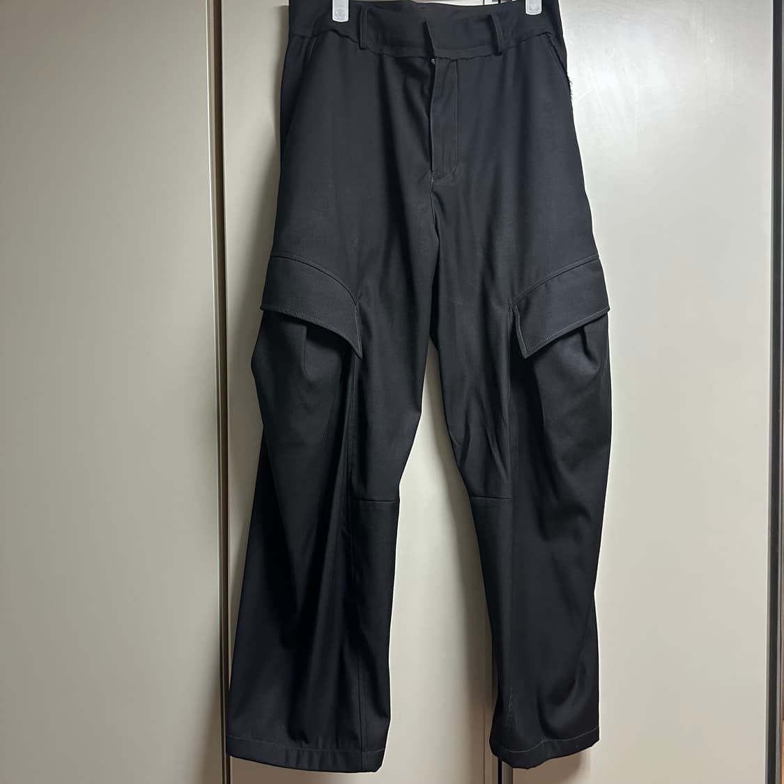 지용킴 Curved Raw Edge Trousers S사이즈 상품이미지4