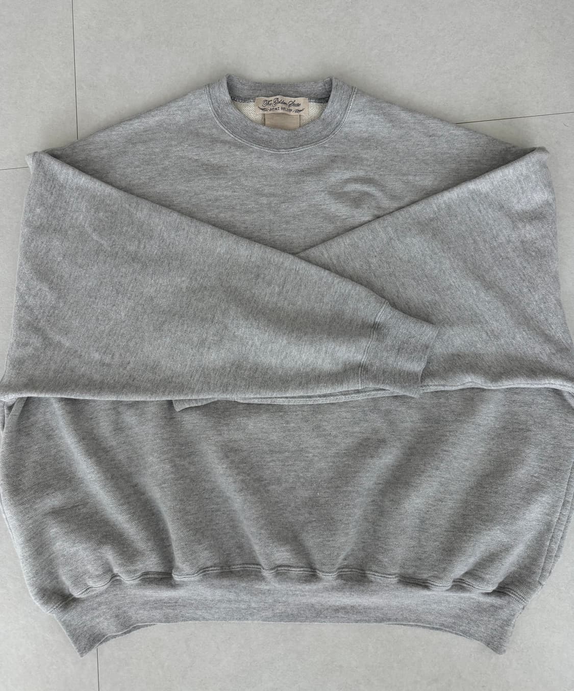 레미릴리프 맨투맨 L 사이즈  상태 9.9/10  사진찍고 절대안입습니다 상품이미지1