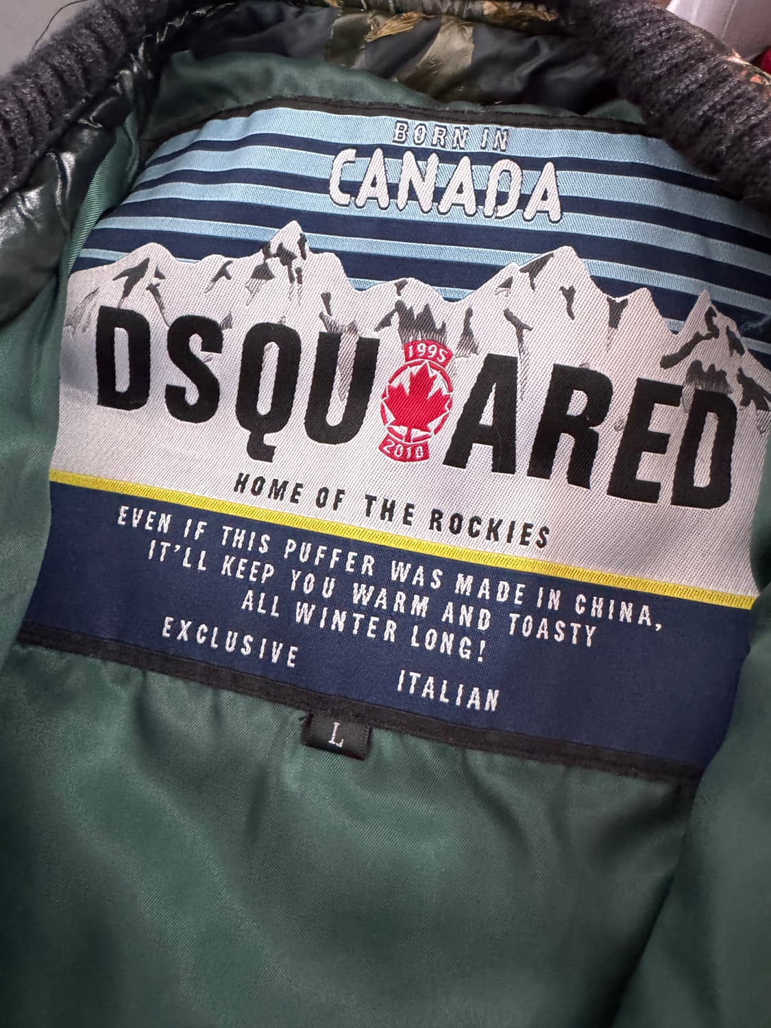 희귀!! 디스퀘어드 y2k 마운틴 유광 패딩 자켓 L 상품이미지3