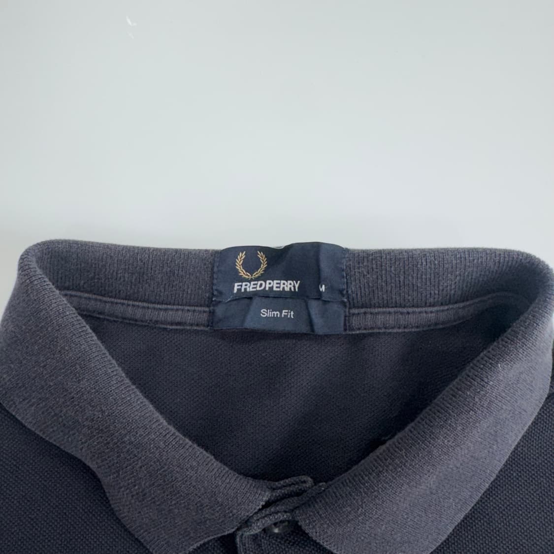 Fredperry 프레드페리 스몰로고 네이비 카라 반팔티 “ 상품이미지5
