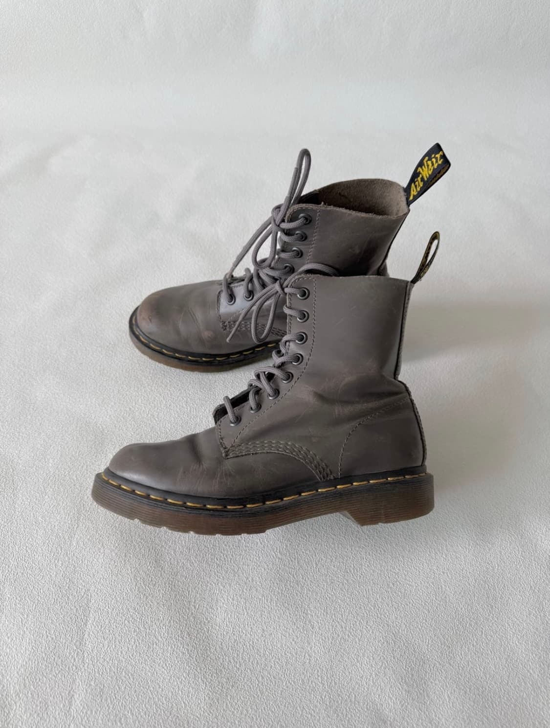 닥터마틴 8홀 빈티지무드 그레이 상품이미지1