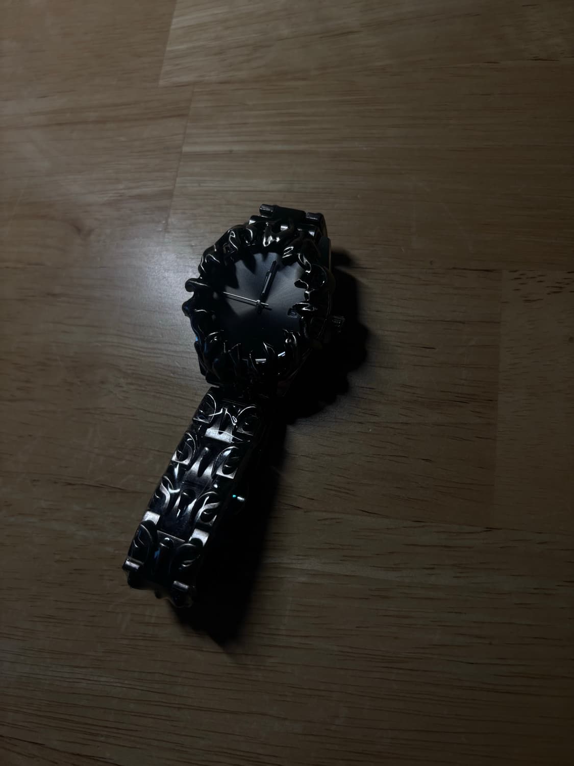 블랙 메탈 아트워크 시계-스트릿 크롬 감성 상품이미지1