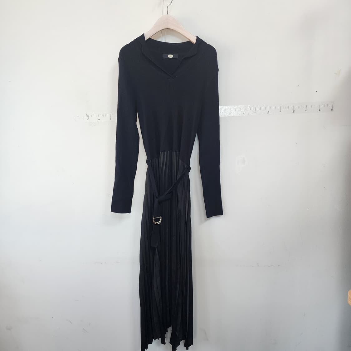 듀엘 니트 플리츠 롱 원피스 블랙 상품이미지1