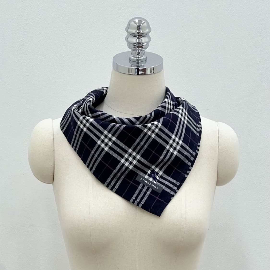 (새상품) burberry/ 버버리 쁘띠스카프 손수건 상품이미지7