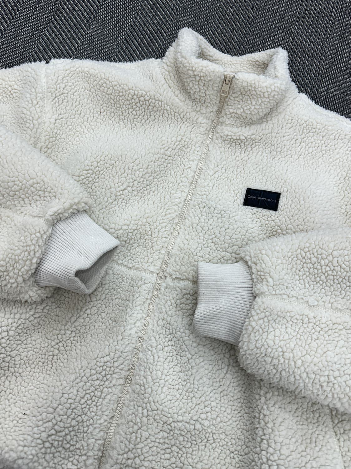 캘빈클라인 뽀글이 점퍼 상품이미지4