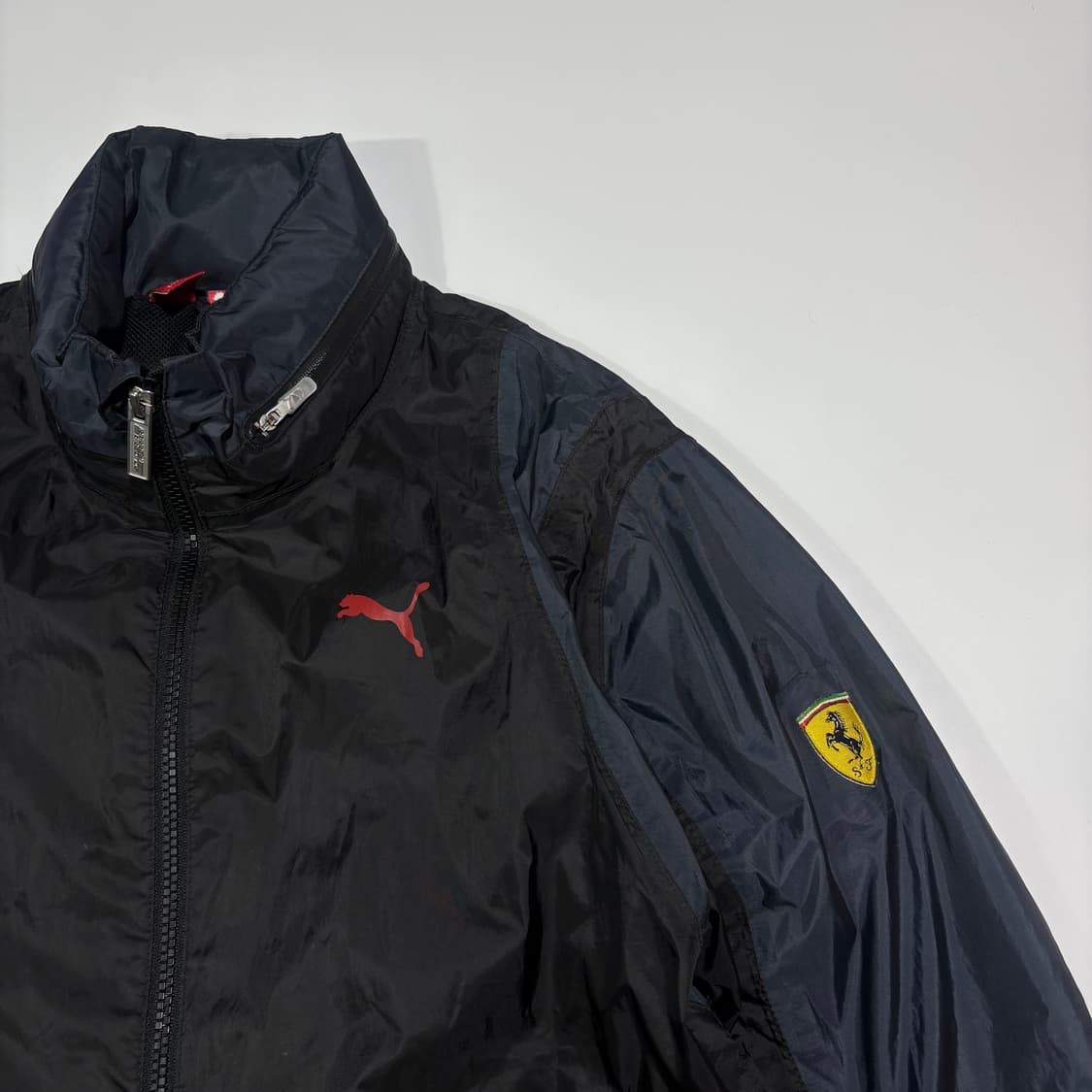 푸마 페라리 로고 바람막이 자켓 상품이미지2