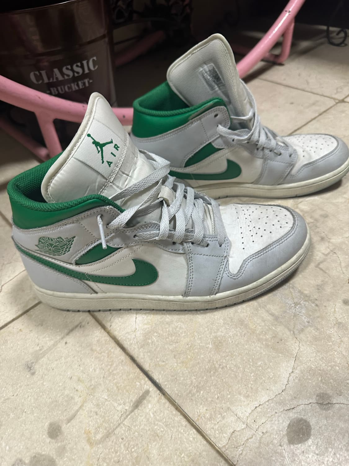 나이키 조던1 미드 서밋 화이트 파인 그린 판매합니다 상품이미지2
