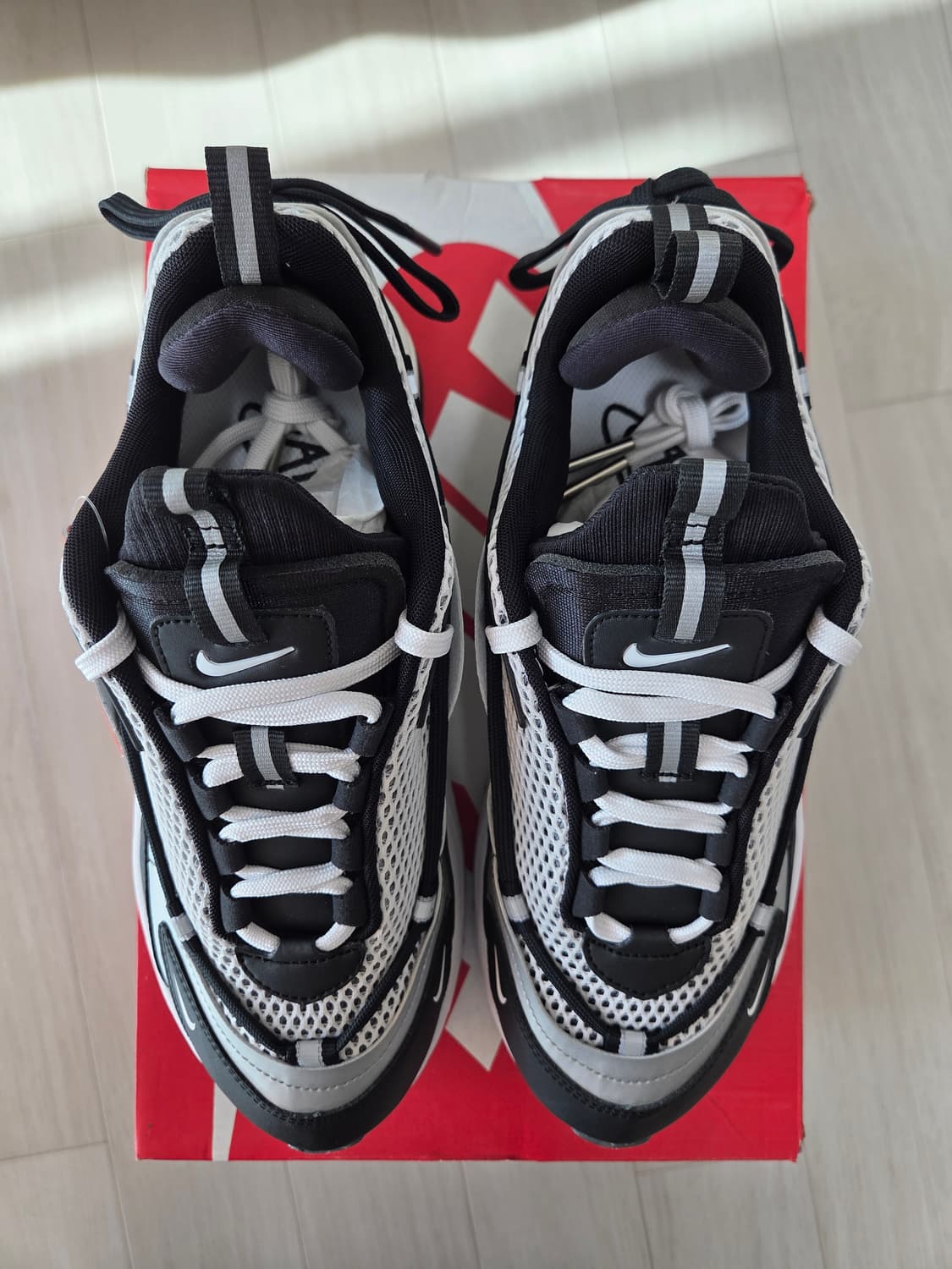 (W) 나이키 에어맥스 퓨리오사 실버 앤 블랙 [245, 새상품]  상품이미지5