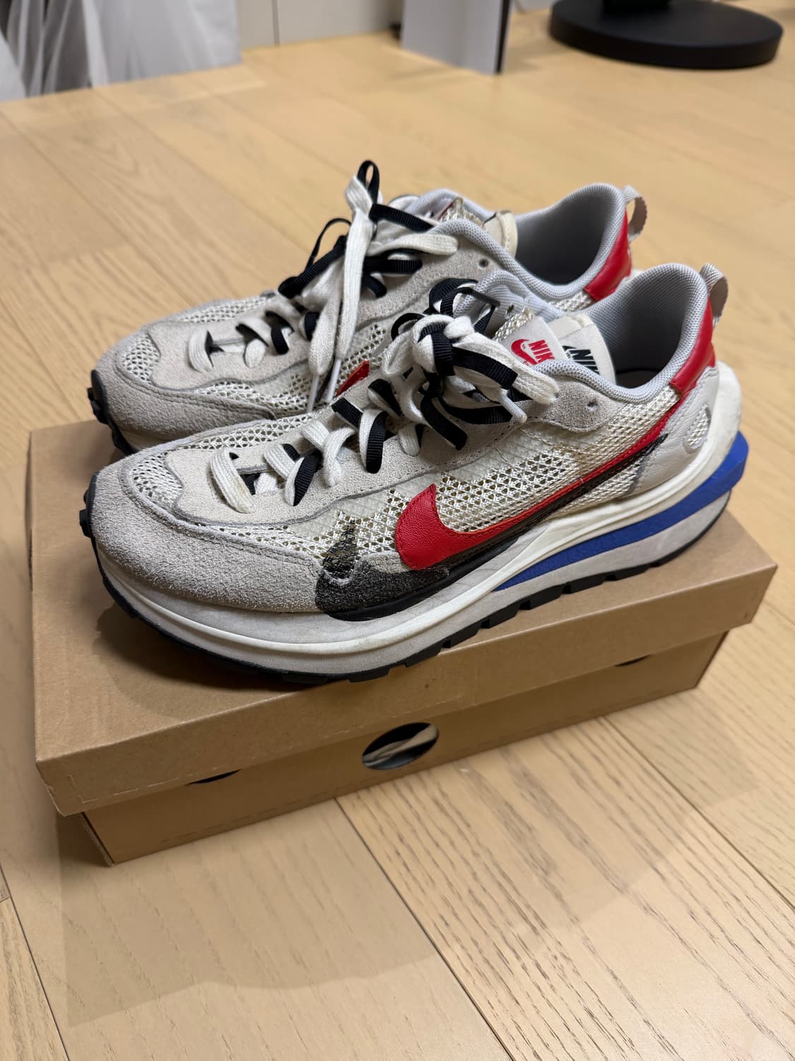 나이키 x 사카이 베이퍼와플 로얄 푸시아 상품이미지1