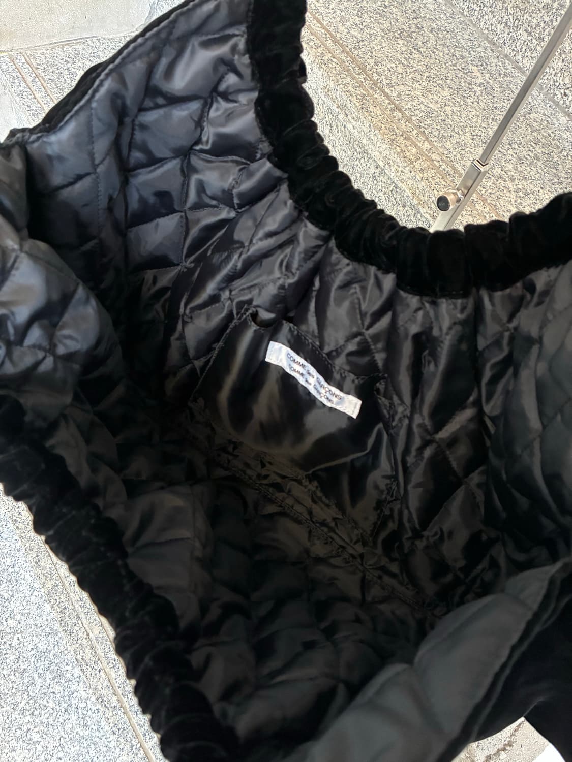 꼼데가르송 벨벳 뱀부 백 상품이미지6