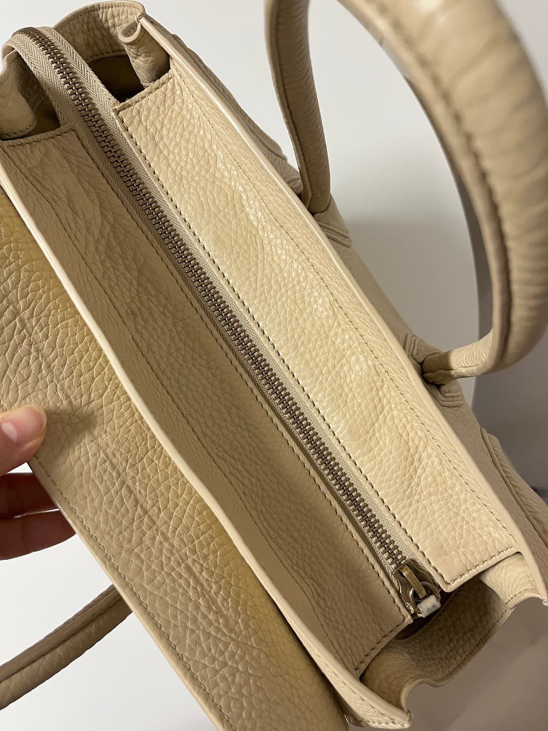 정품 셀린느 러기지 미니 토트백(라지) 상품이미지4