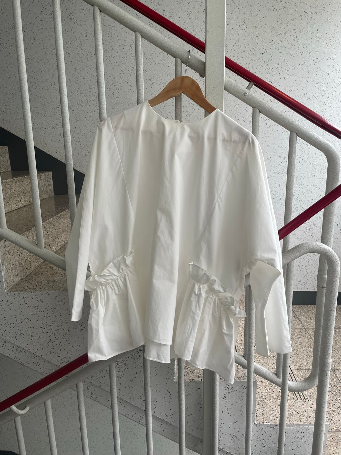 pocket frill blouse 상품이미지1