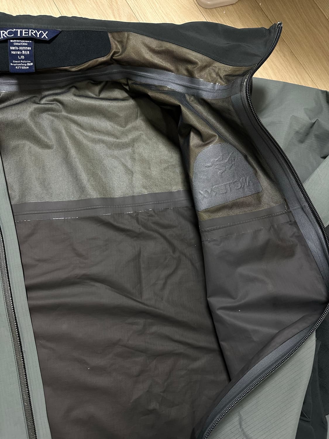 아크테릭스 고어텍스 바람막이 105 상품이미지3