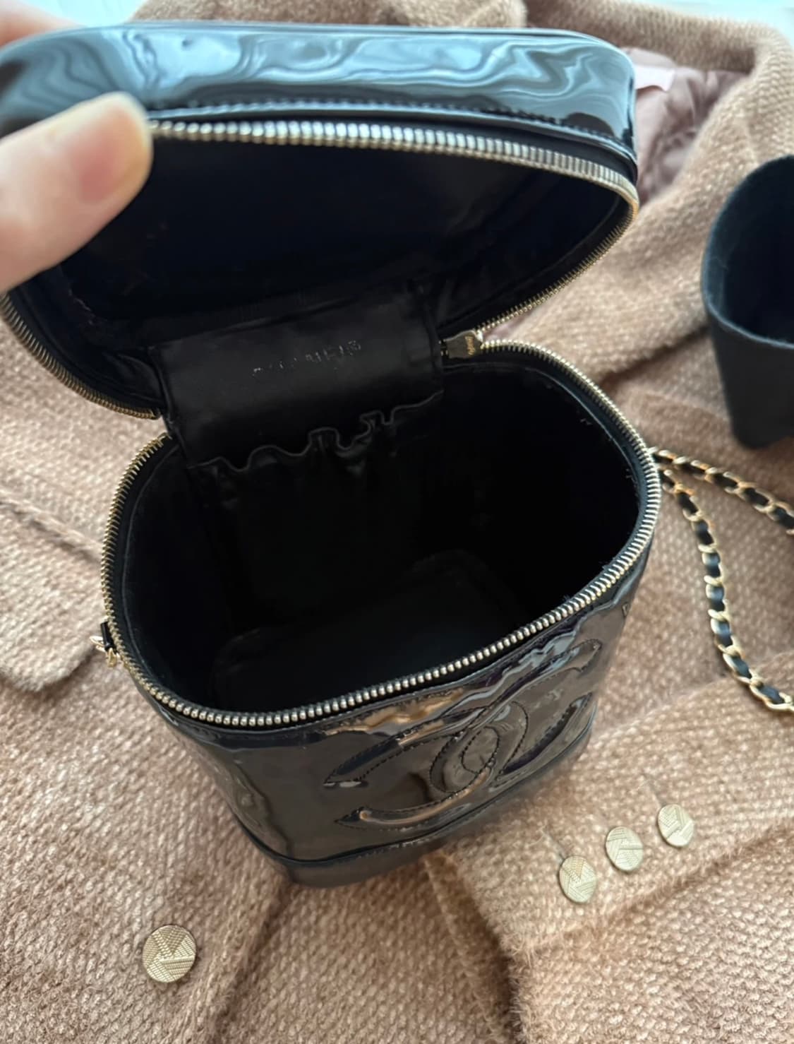 샤넬 베니티 코스메틱 페이던트 백. 상품이미지3