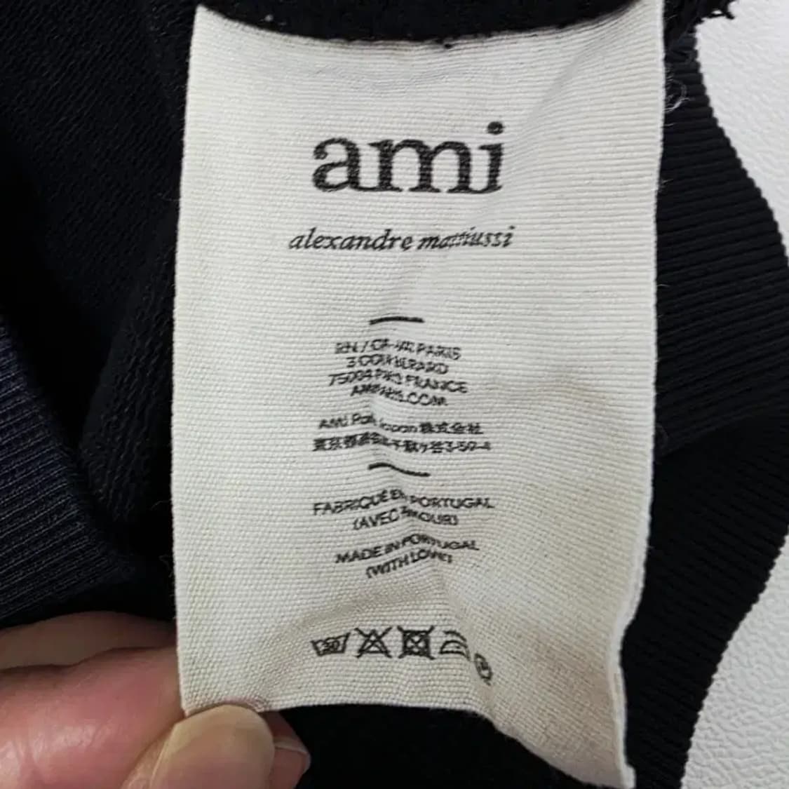 [정품] 아미(AMI) 스몰 하트 로고 맨투맨 블랙 95 상품이미지4