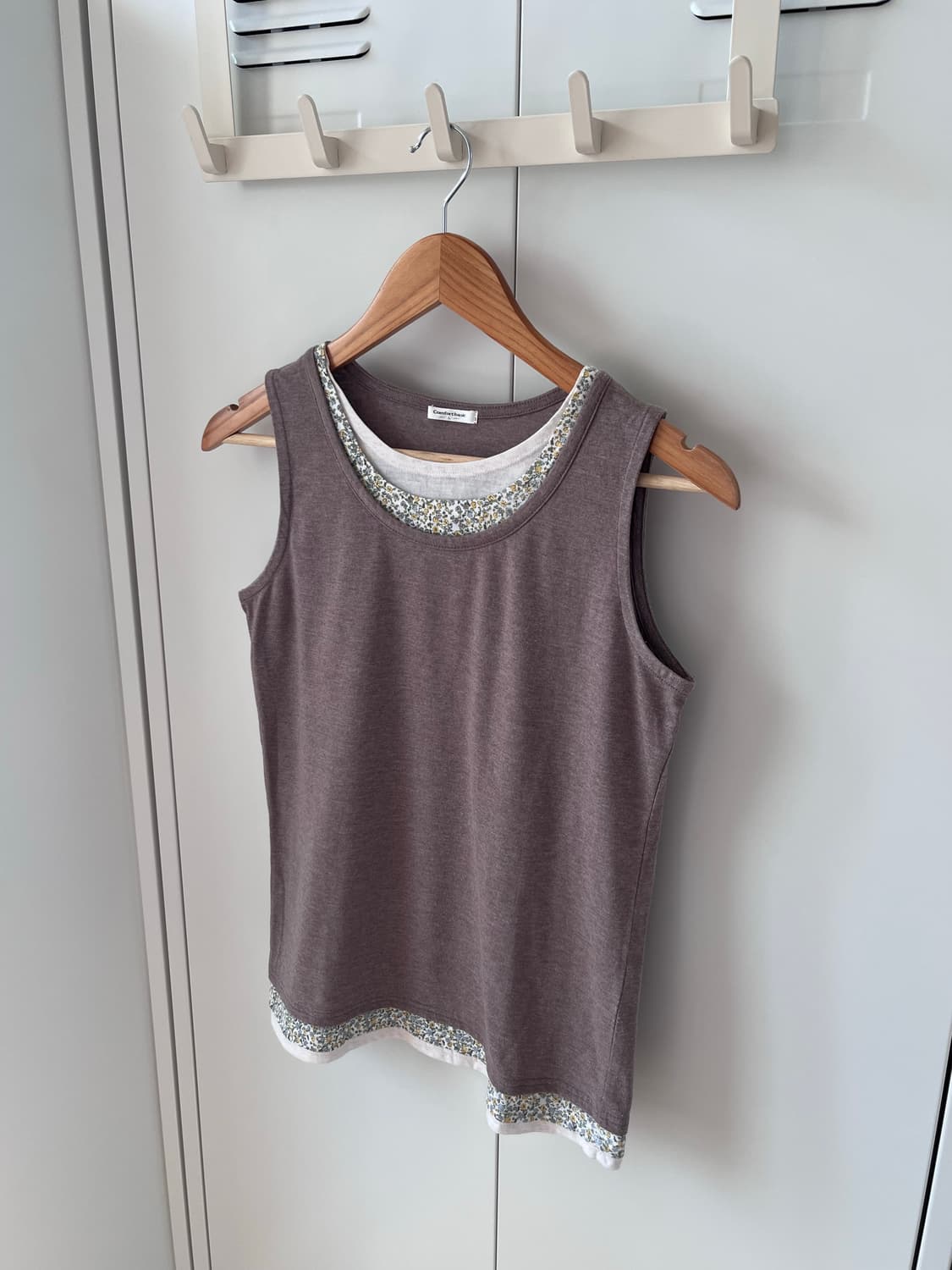 Comfortbasic 잔꽃 레이어드 슬리브리스 상품이미지2