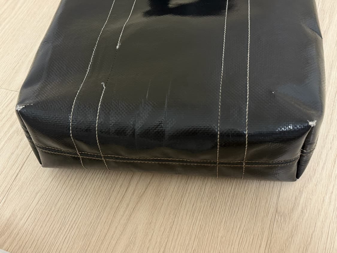 프라이탁 리랜드 올블랙 구버전 상품이미지5