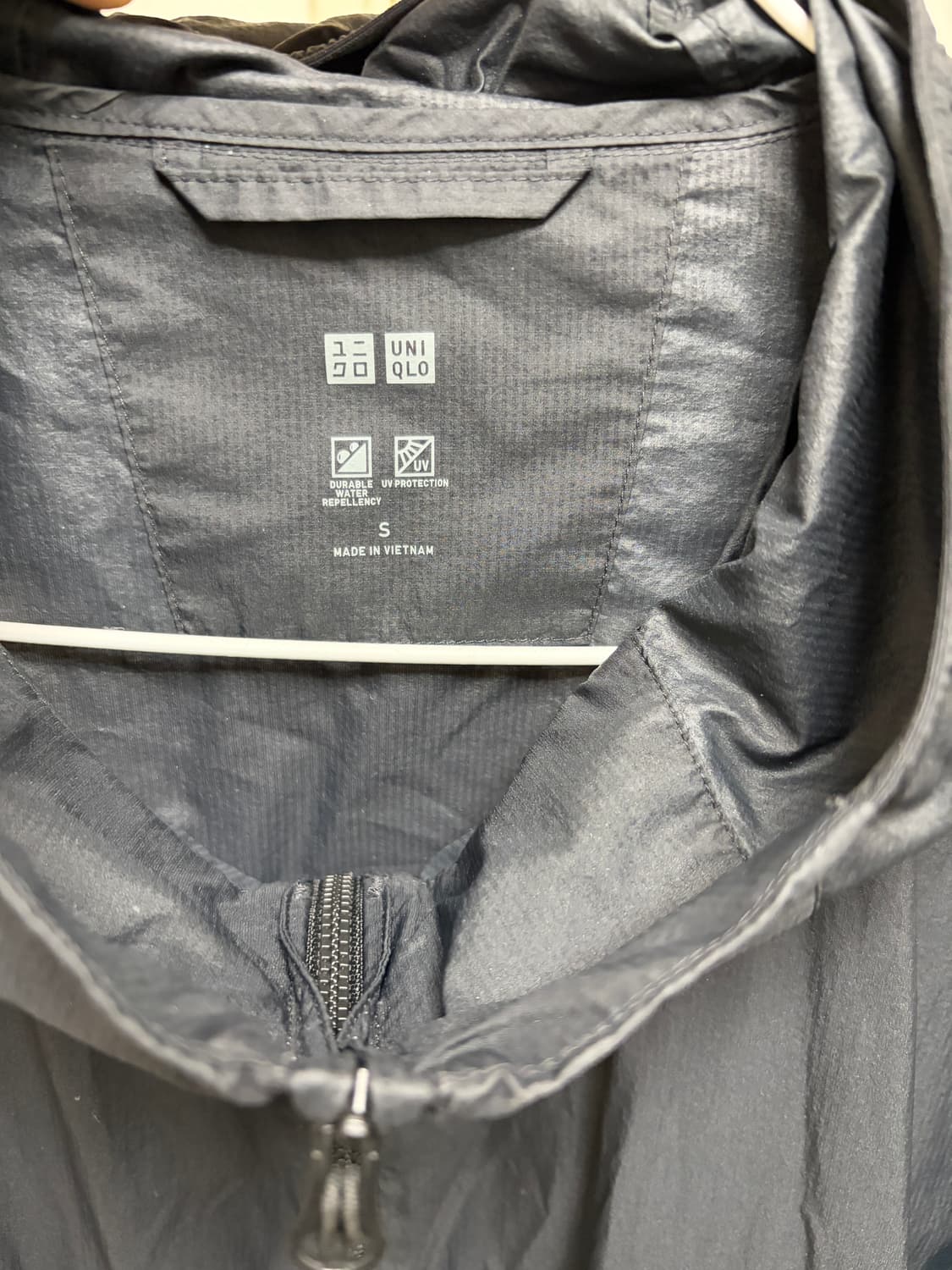 유니클로 바람막이 포켓더블 UV 프로텍션파카 S  상품이미지3