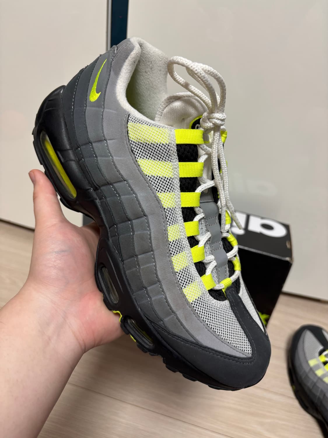 에어맥스95 OG 네온 옐로우 2020 상품이미지1