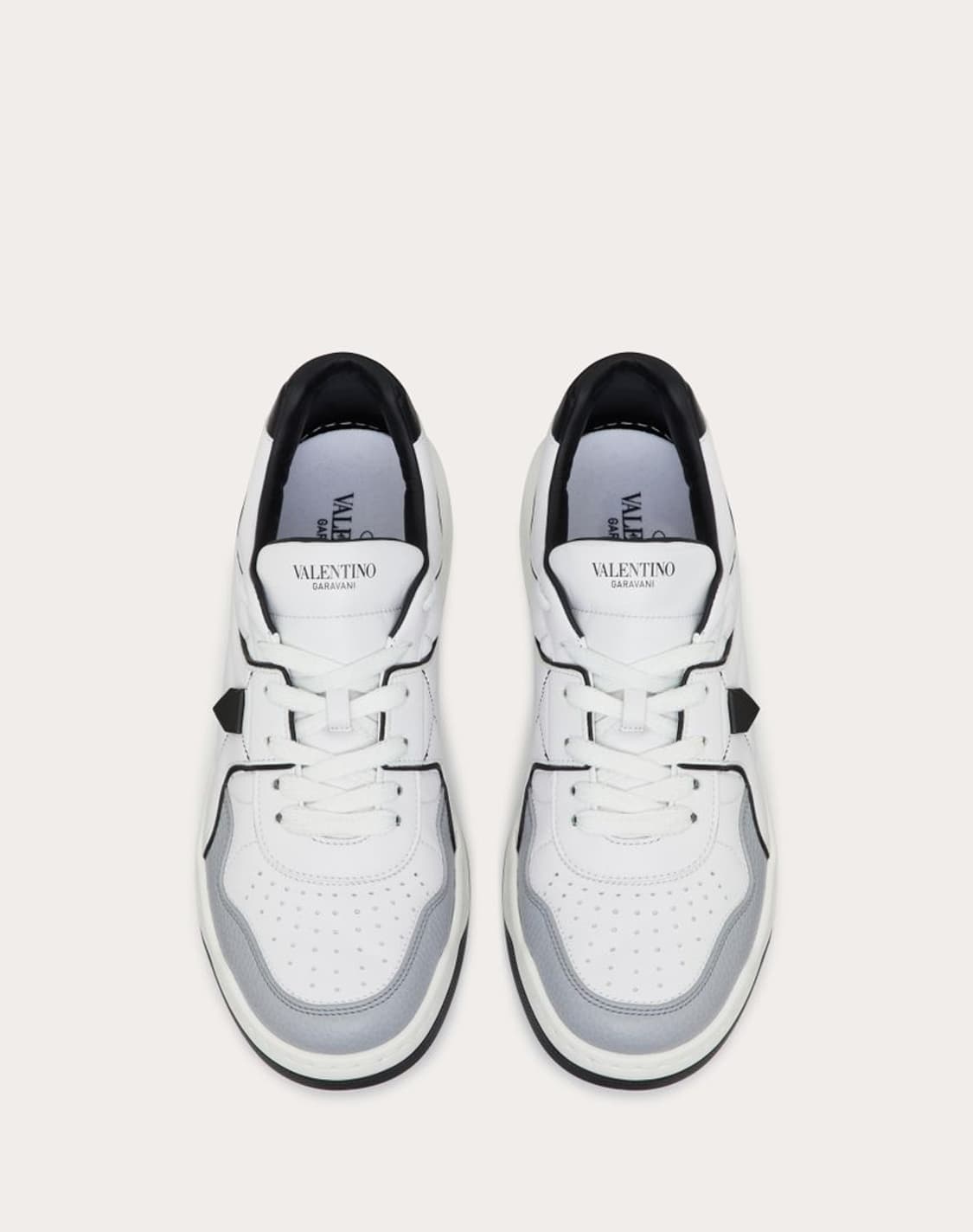 발렌티노 원 스터드 스니커즈 상품이미지3