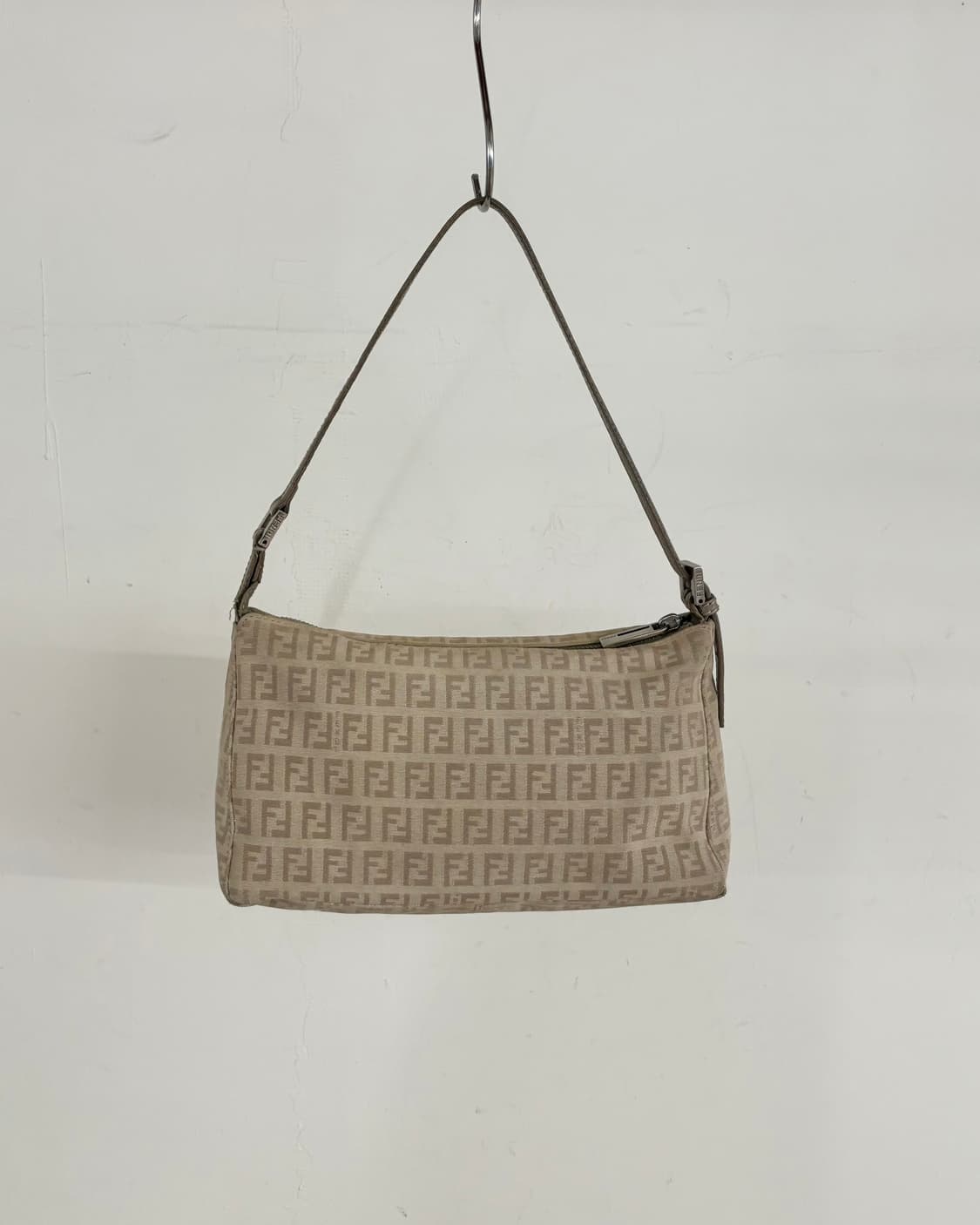 펜디 주키노 캔버스 포쉐트 숄더백 상품이미지2