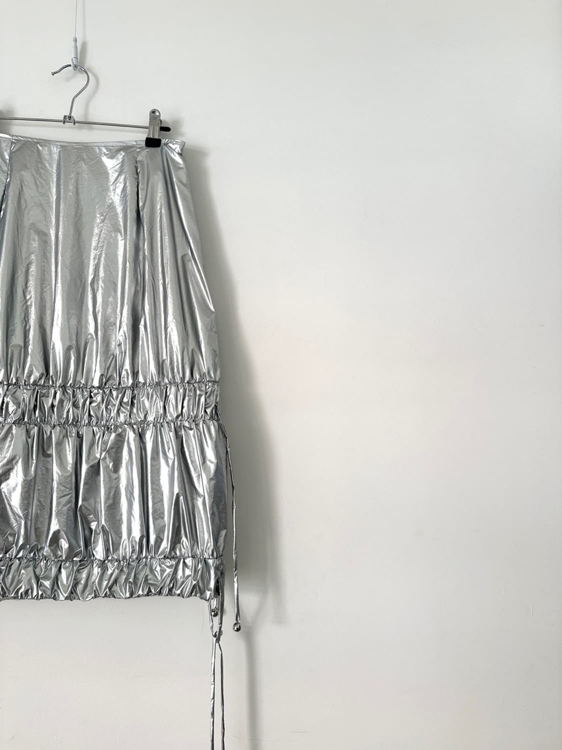 UNKNOWN BLUE tulip strip skirt / silver 상품이미지2