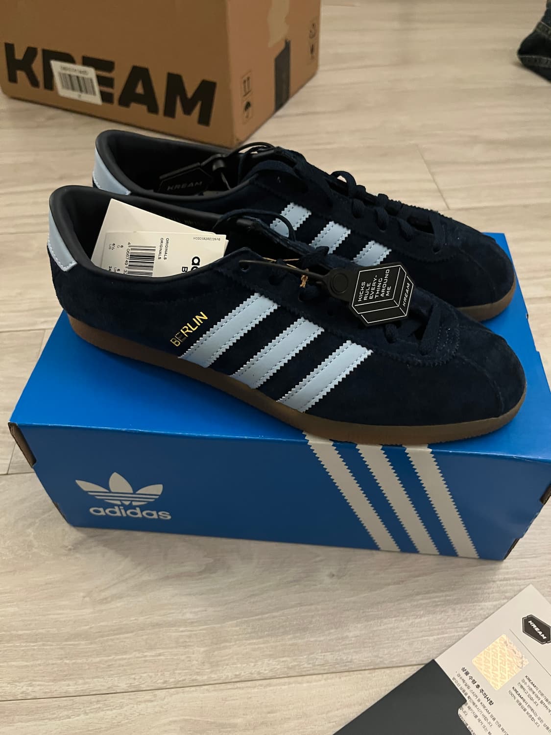 [새상품] 아디다스 베를린 245 네이비 상품이미지4
