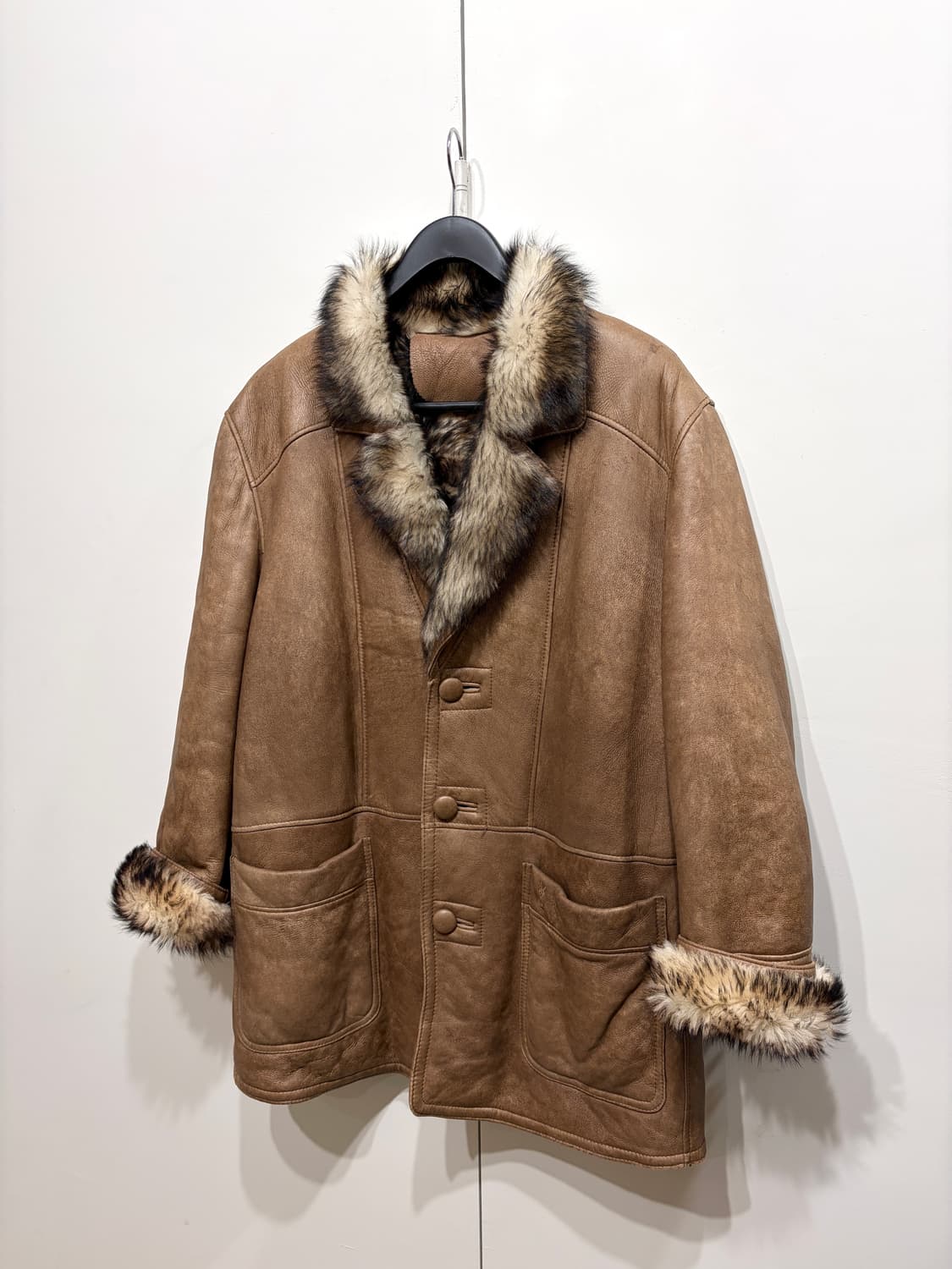 입생로랑 산양 레더 퍼 무스탕 자켓 상품이미지2