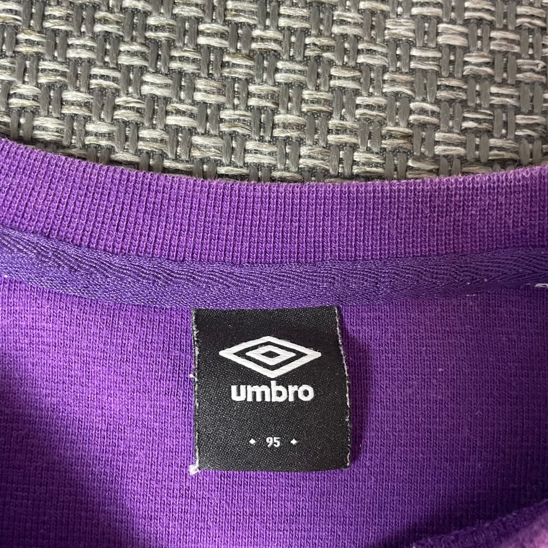 엄브로 화이트 배색 퍼플 미니 로고 맨투맨 95 상품이미지4