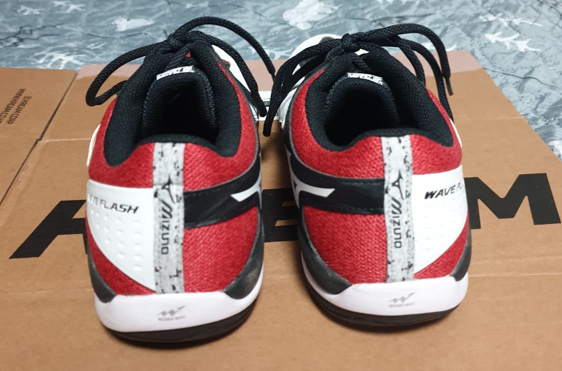 미즈노 웨이브 플래시 AC 테니스 배드민턴 겸용 운동화 (270) 상품이미지4