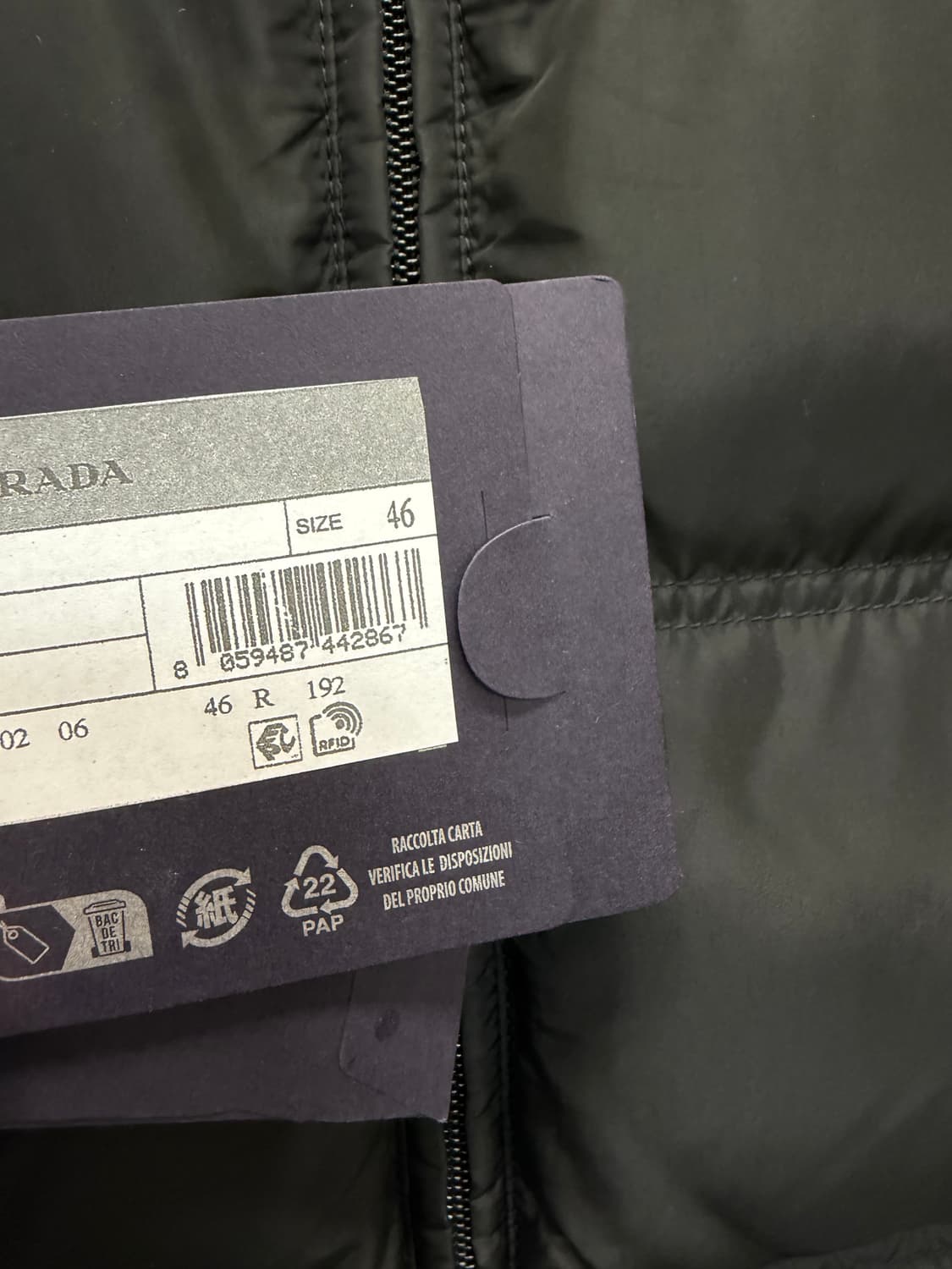 프라다 삼각로고 여성 구스다운 후드 패딩 (77)  상품이미지6