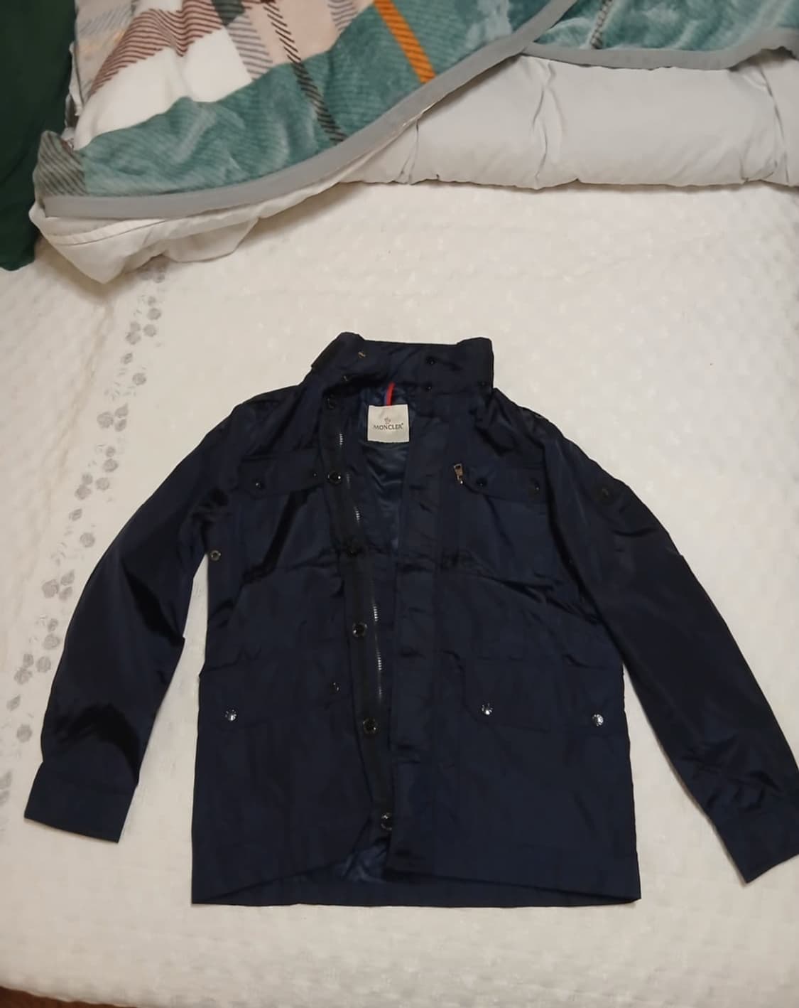 몽클레어 네이비 바람막이(새상품 컨디션) 상품이미지1