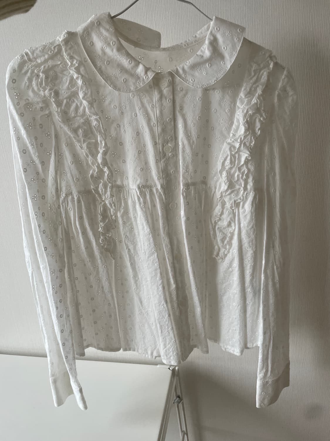 cosmoss 코스모스 러플 블라우스 상품이미지1