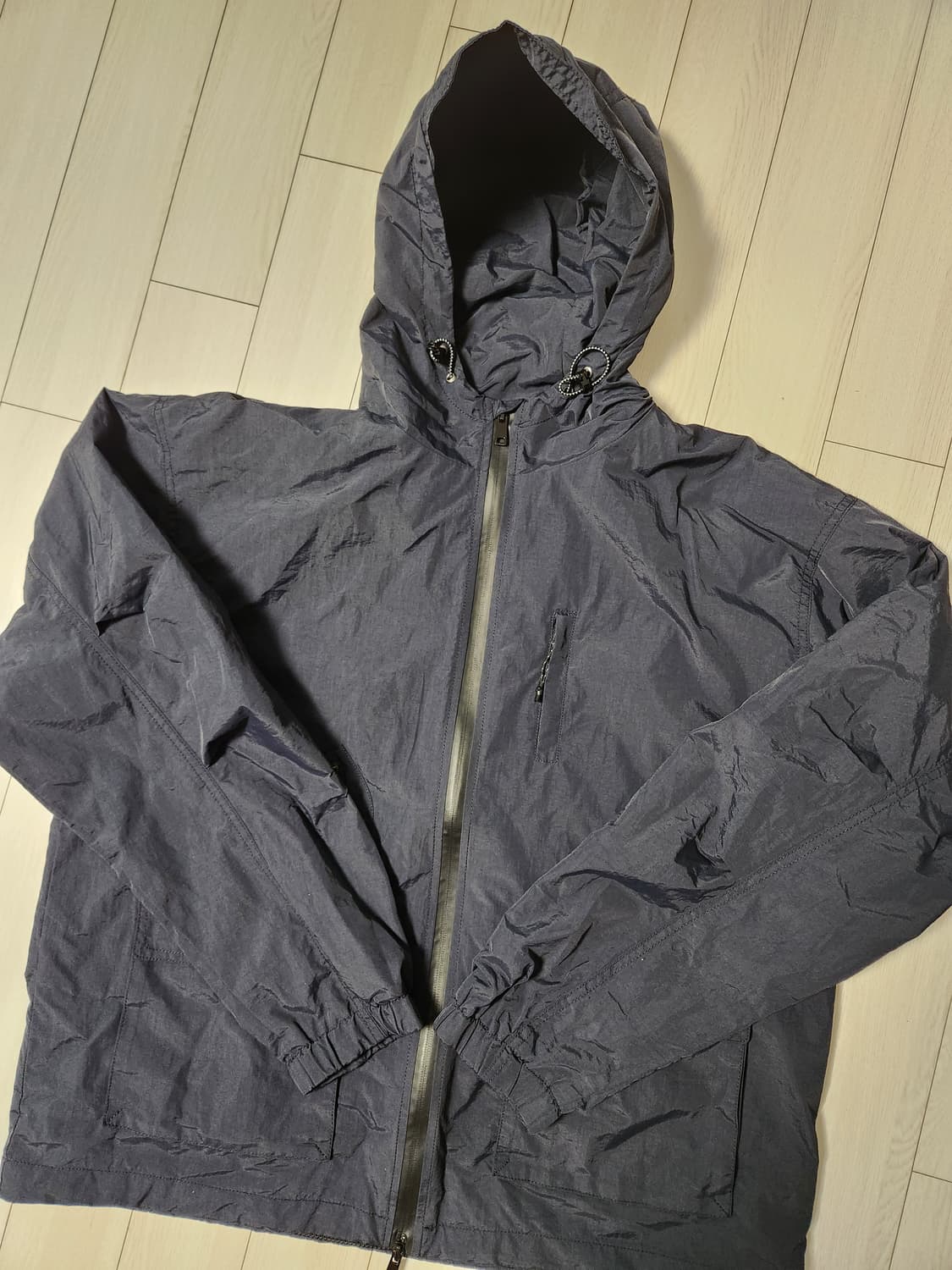 all season item 바람막이 네이비 사이즈100 L

사용감 거 상품이미지1