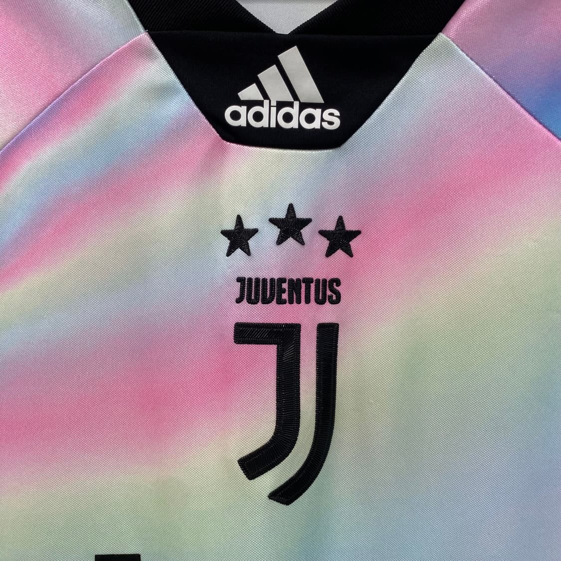 아디다스 18-19 유벤투스 4th EA스포츠 한정판 유니폼 상품이미지4