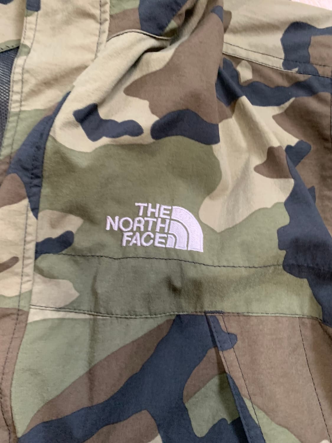 MFL20204 노스페이스 카모 바람막이 xl사이즈 상품이미지8