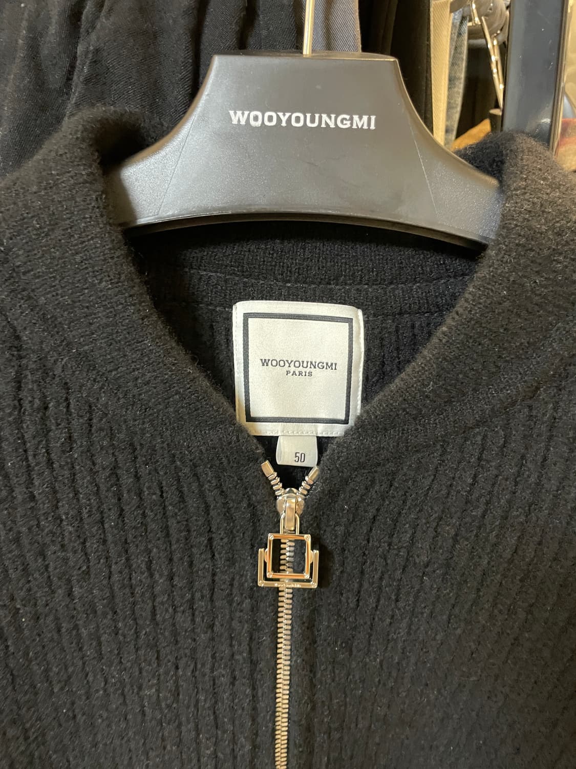 우영미 24fw 블랙 집업 스웨터 50사이즈 상품이미지2