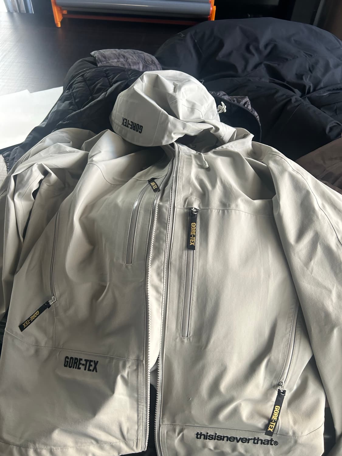 디스이즈네버댓 고어텍스 xl 상품이미지1