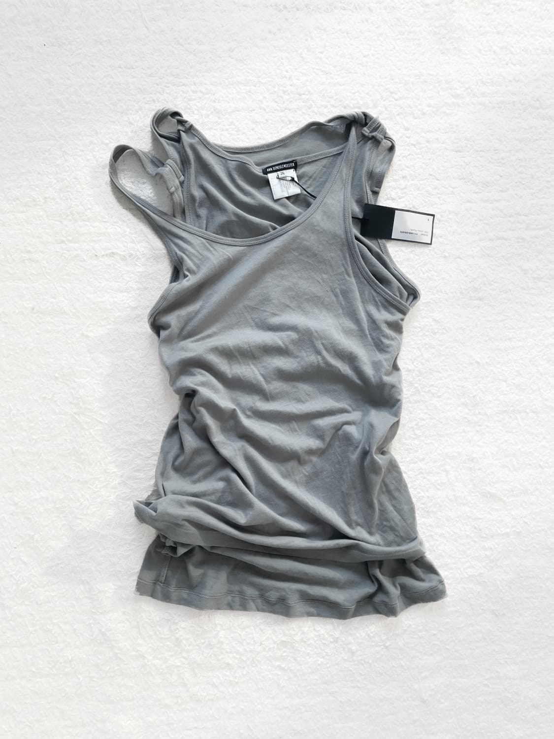 트위스트 슬리브리스 탑 상품이미지1