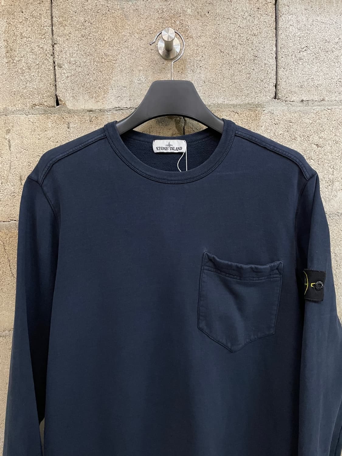 스톤 아일랜드 와펜 맨투맨 상품이미지3