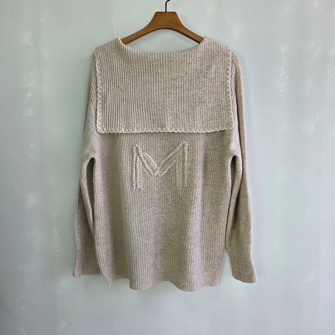 한섬 마인(MINE) 울 캐시미어 세일러 카라 니트, 뒷모습 M 자수 상품이미지2